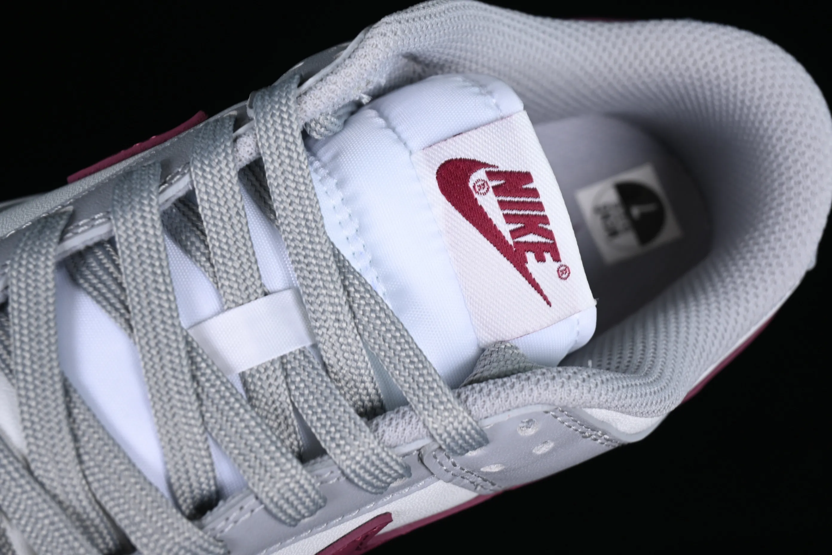 All categories Nk SB Dunk series Nk SB Dunk Low low-top sneakers J version Nk Dunk Low "Grey White" gray burgundy low-top retro sports and leisure sneakers DD1503-122
